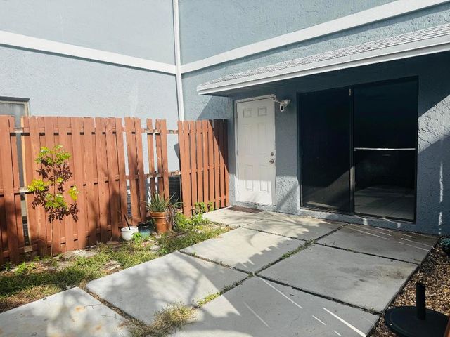 13 Crossings Circle C, Boynton Beach, FL 33435