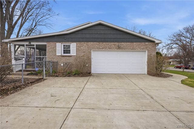 95 Autumnview Road, Amherst, NY 14221