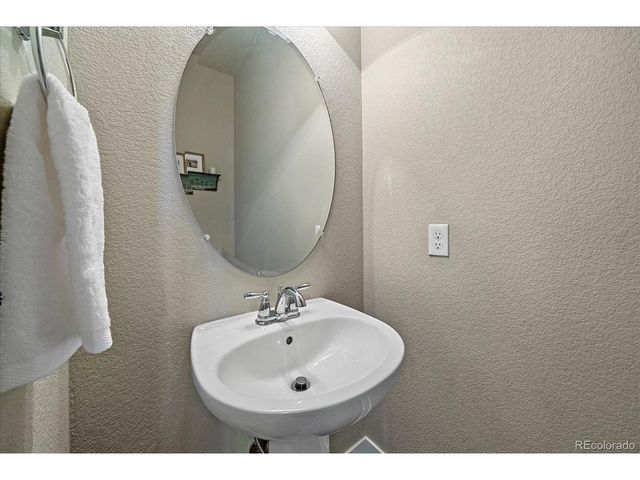 8528 E 54th Pl, Denver, CO 80238