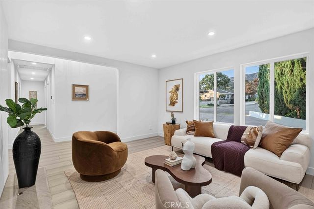 6432 Creemore Lane, Tujunga, CA 91042