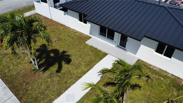 3001 SW 35th Ave front, West Park, FL 33023