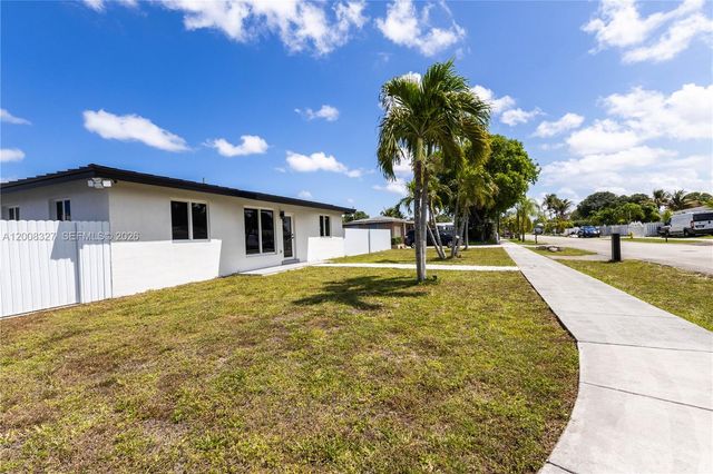 3001 SW 35th Ave front, West Park, FL 33023