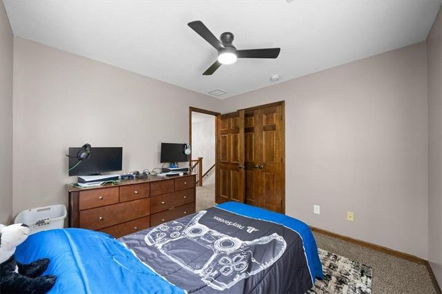 325 Creekwood Drive, Liberty, MO 64068