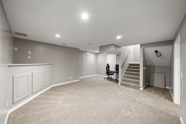 325 Creekwood Drive, Liberty, MO 64068