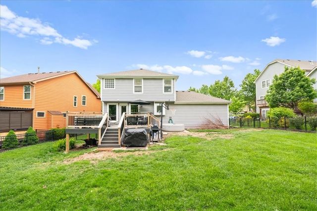 325 Creekwood Drive, Liberty, MO 64068