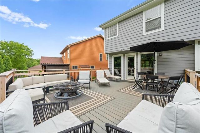 325 Creekwood Drive, Liberty, MO 64068