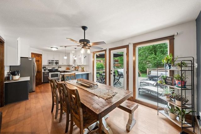 325 Creekwood Drive, Liberty, MO 64068