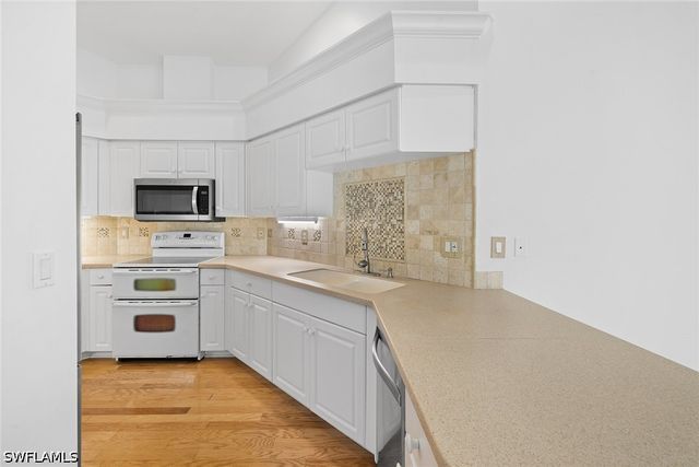 3157 Carriage CIR, Naples, FL 34105