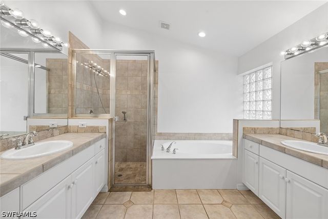 3157 Carriage CIR, Naples, FL 34105