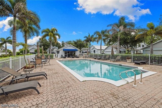 3157 Carriage CIR, Naples, FL 34105