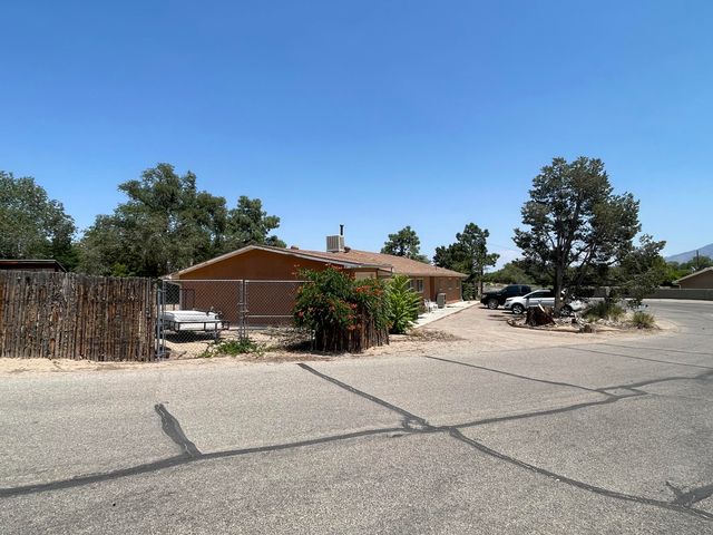10719 Calle De Celina NW, Corrales, NM 87048