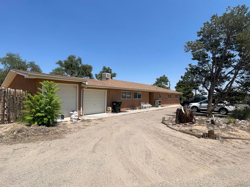 10719 Calle De Celina NW, Corrales, NM 87048