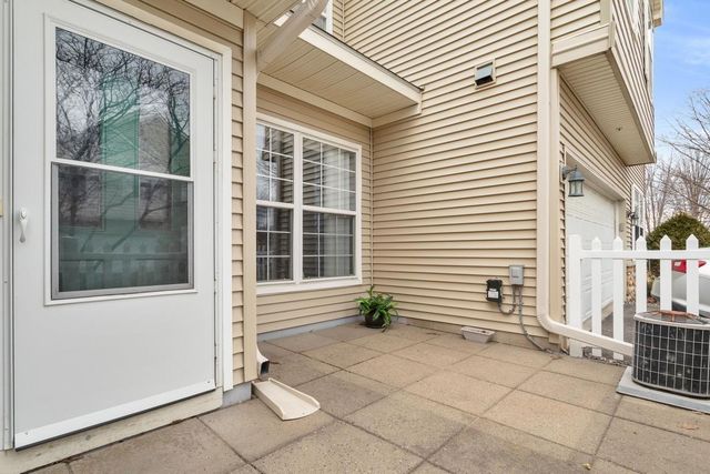 1923 Bluestem Lane 22, Shoreview, MN 55126