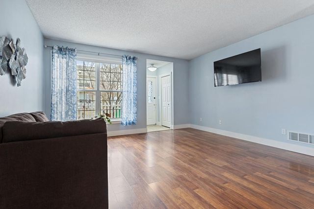 1923 Bluestem Lane 22, Shoreview, MN 55126