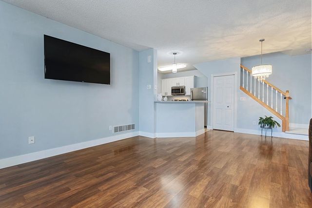 1923 Bluestem Lane 22, Shoreview, MN 55126