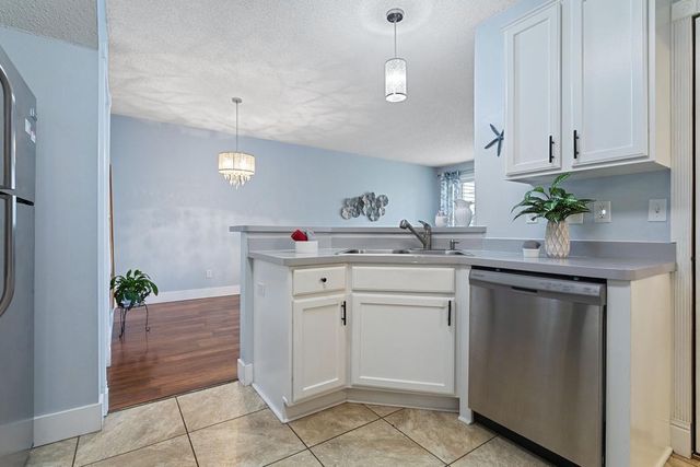 1923 Bluestem Lane 22, Shoreview, MN 55126