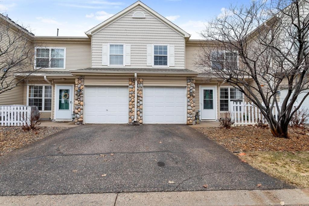 1923 Bluestem Lane 22, Shoreview, MN 55126