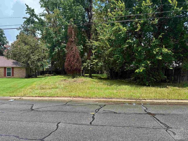 8455 Kensington Dr, Baton Rouge, LA 70809