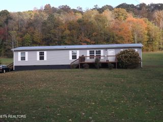 601 Blue Springs Rd, Speedwell, TN 37870