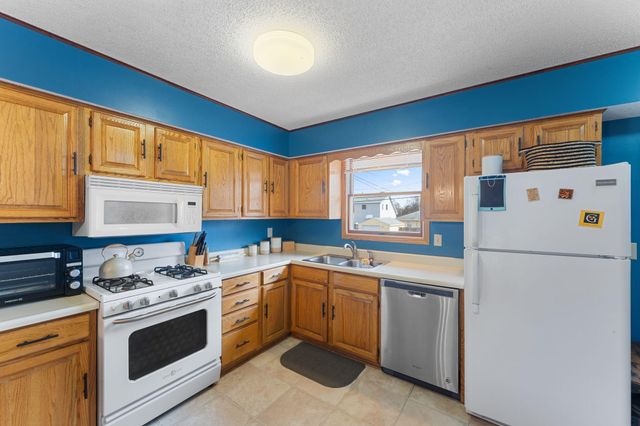 3930 Vera Cruz Avenue N, Robbinsdale, MN 55422