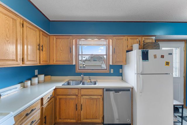 3930 Vera Cruz Avenue N, Robbinsdale, MN 55422