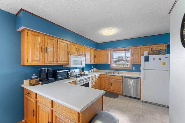 3930 Vera Cruz Avenue N, Robbinsdale, MN 55422