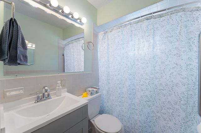 3930 Vera Cruz Avenue N, Robbinsdale, MN 55422