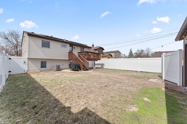 3930 Vera Cruz Avenue N, Robbinsdale, MN 55422