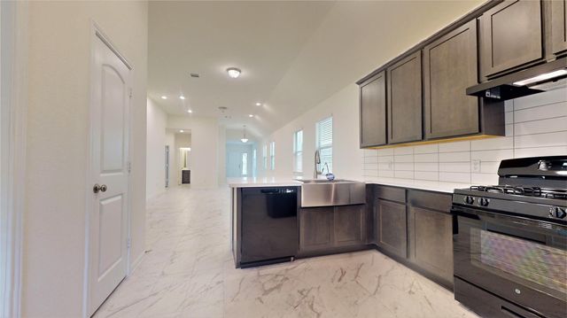 10434 Astor Point Trl, Tomball, TX 77375