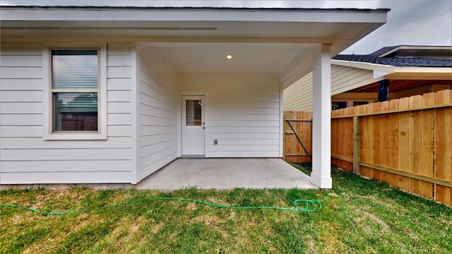 10434 Astor Point Trl, Tomball, TX 77375