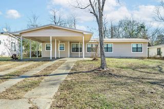 236 Alamo St, Lone Star, TX 75668