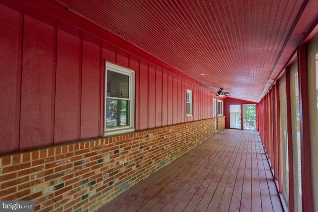 559 JOHNNYCAKE LN, Harpers Ferry, WV 25425