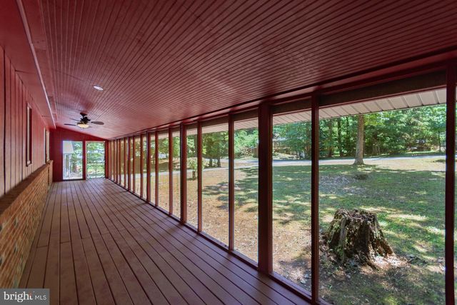559 JOHNNYCAKE LN, Harpers Ferry, WV 25425