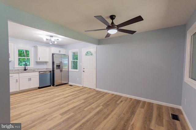 559 JOHNNYCAKE LN, Harpers Ferry, WV 25425