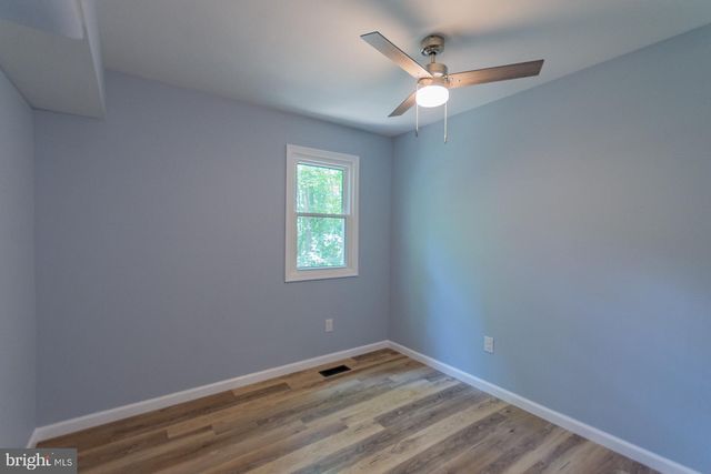559 JOHNNYCAKE LN, Harpers Ferry, WV 25425