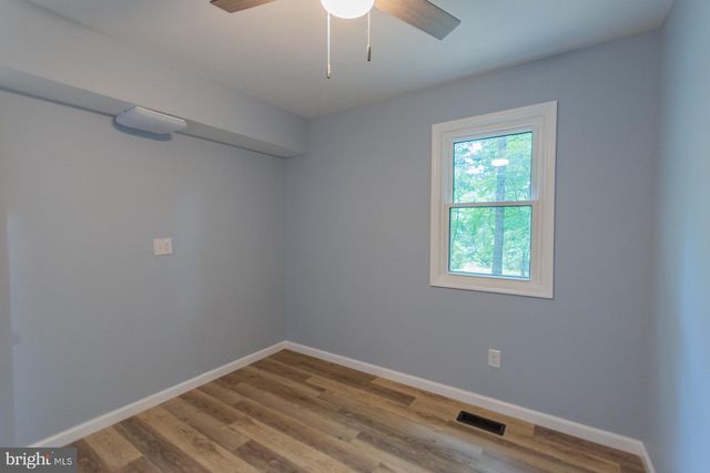 559 JOHNNYCAKE LN, Harpers Ferry, WV 25425