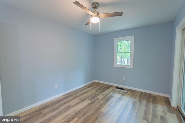 559 JOHNNYCAKE LN, Harpers Ferry, WV 25425