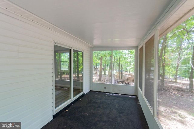 559 JOHNNYCAKE LN, Harpers Ferry, WV 25425