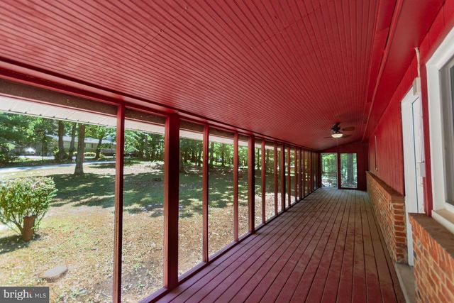 559 JOHNNYCAKE LN, Harpers Ferry, WV 25425