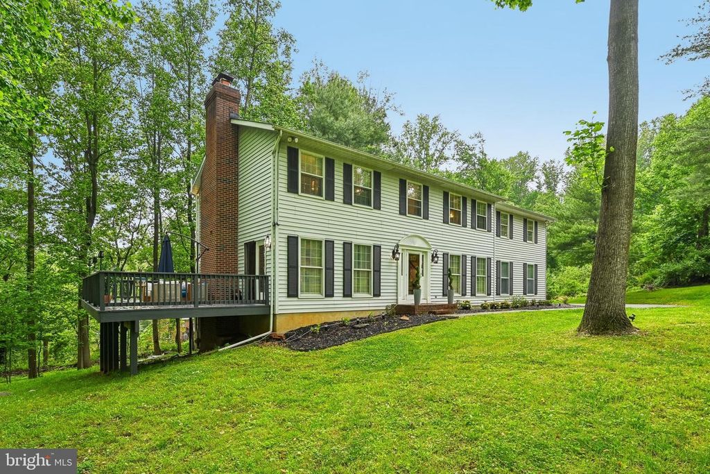 Image 3 of property listing at 10 DELBARTON CT, Sparks Glencoe, MD 21152