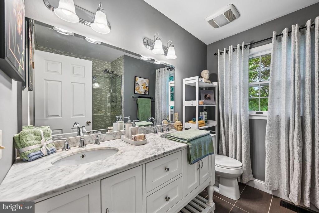 Image 25 of property listing at 10 DELBARTON CT, Sparks Glencoe, MD 21152