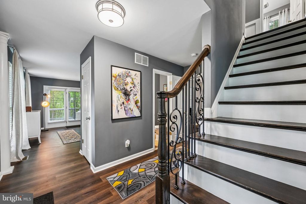 Image 6 of property listing at 10 DELBARTON CT, Sparks Glencoe, MD 21152