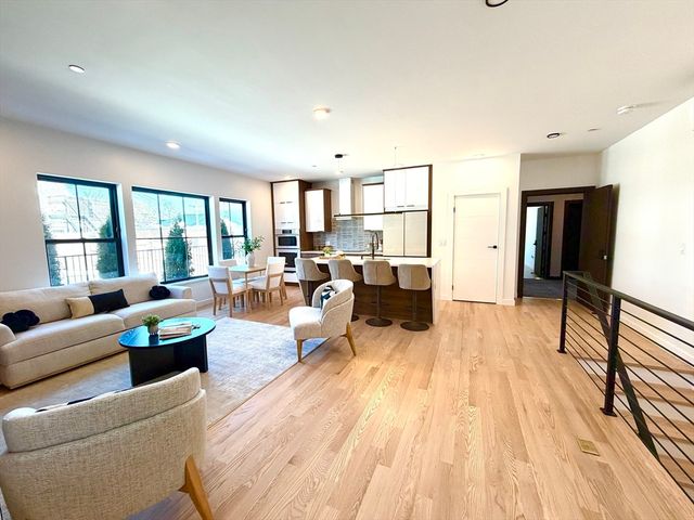 11 Boynton St. 101, Swampscott, MA 01907