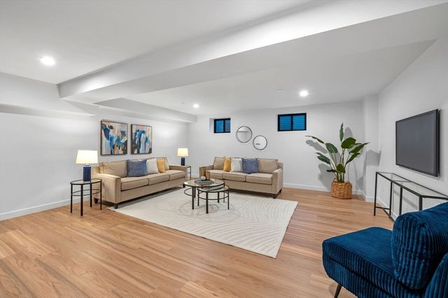 11 Boynton St. 101, Swampscott, MA 01907