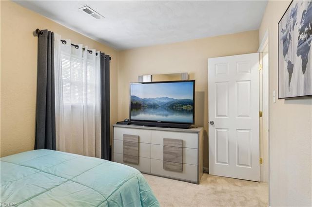 882 Cheyenne DR, Newport News, VA 23608