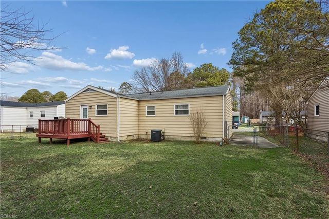 882 Cheyenne DR, Newport News, VA 23608