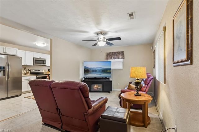 882 Cheyenne DR, Newport News, VA 23608