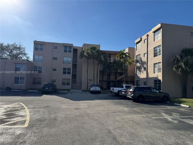 9400 Live Oak Pl 406, Davie, FL 33324