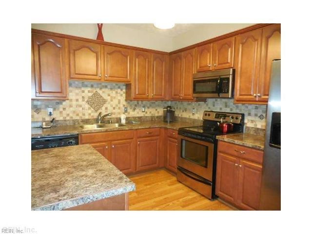 24 Grouper LOOP, Hampton, VA 23666