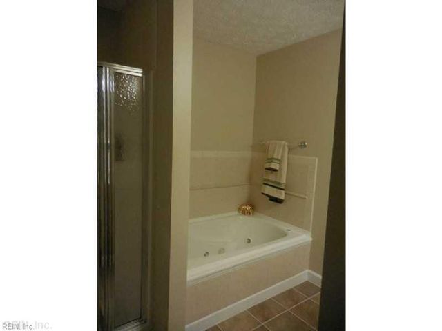 24 Grouper LOOP, Hampton, VA 23666